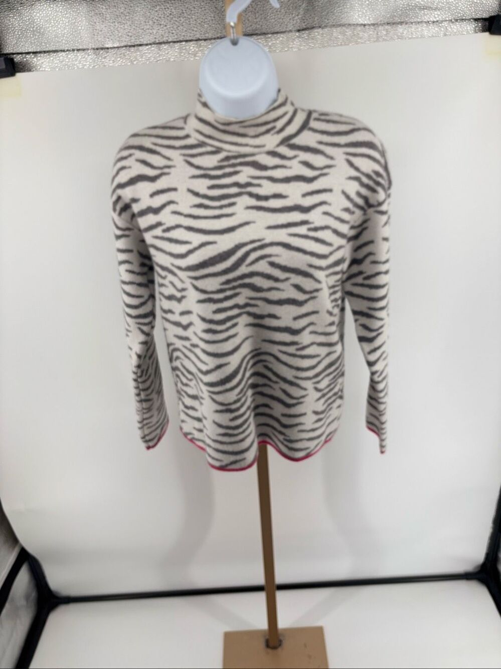 Anthropologie Womens Pullover Sweater White Gray Zebra Print Size XS